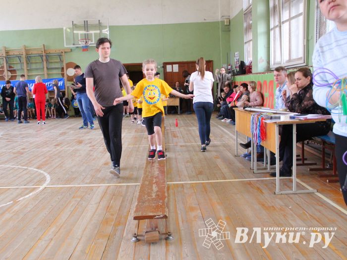 В Великих Луках проходят спортивные соревнования среди дошколят «Юные олимпионики» (ФОТО)