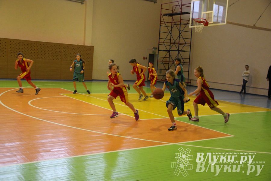 Великолукские баскетболисты стали победителями междугородних соревнований по баскетболу