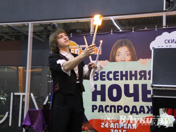 В ТЦ «Апельсин» прошла весенняя ночь распродаж