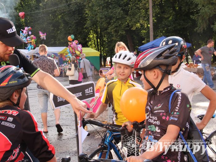 ​Tele2 поздравила великолучан с Днем рождения любимого города (фото)