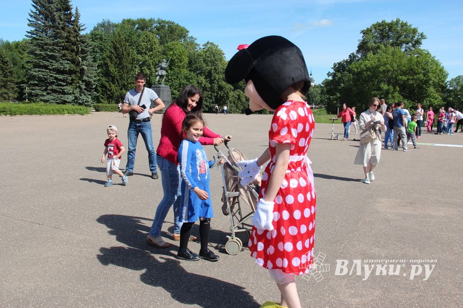 День защиты детей отметили в Великих Луках (ФОТО)