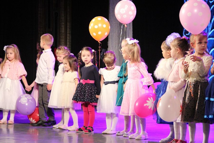 В Великих Луках состоится первый отчётный концерт самых юных коллективов ГДК им. Ленина (ФОТО)