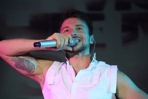 В Великих Луках состоялся концерт Сергея Лазарева