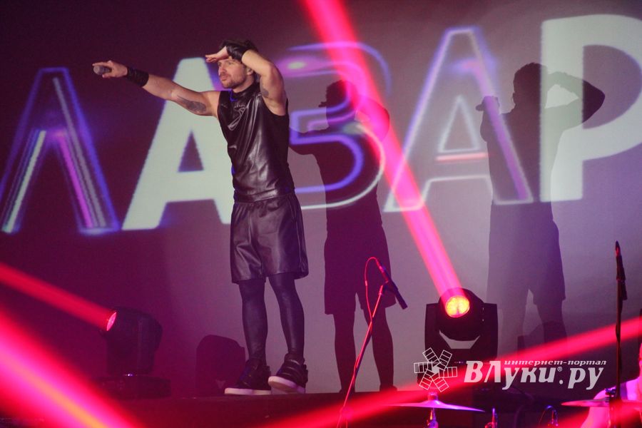 В Великих Луках состоялся концерт Сергея Лазарева