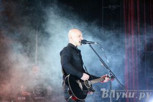 В Великих Луках состоялся концерт Дениса Майданова