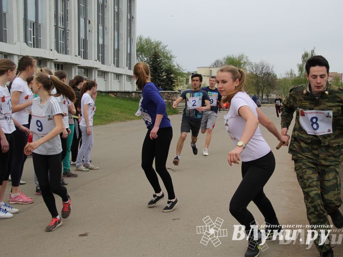 В Великих Луках прошла весенняя городская эстафета (фото)