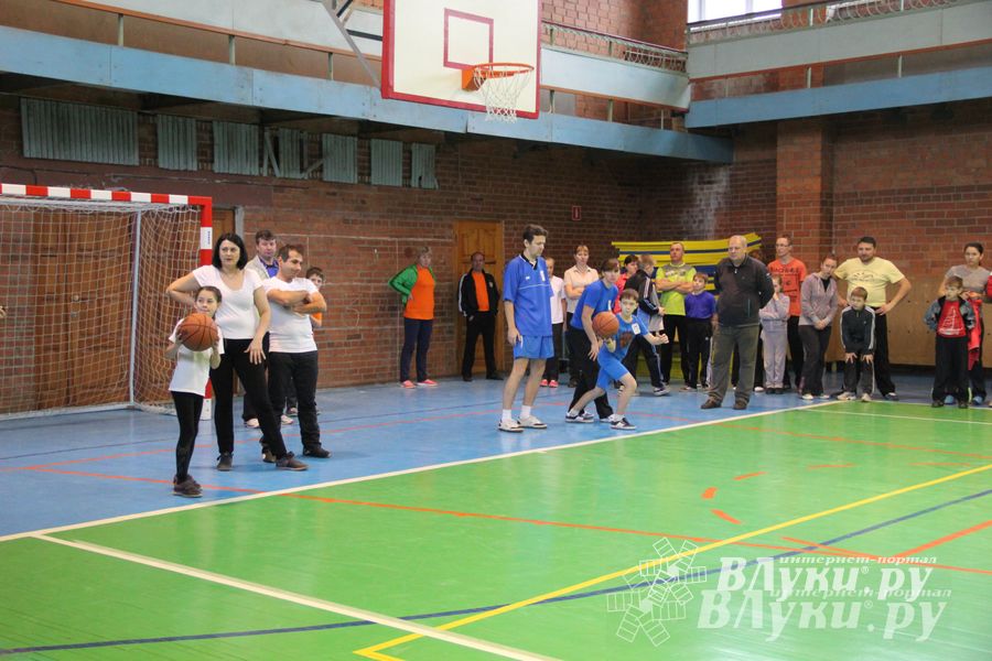 В Великих Луках определили самую спортивную семью (фото)