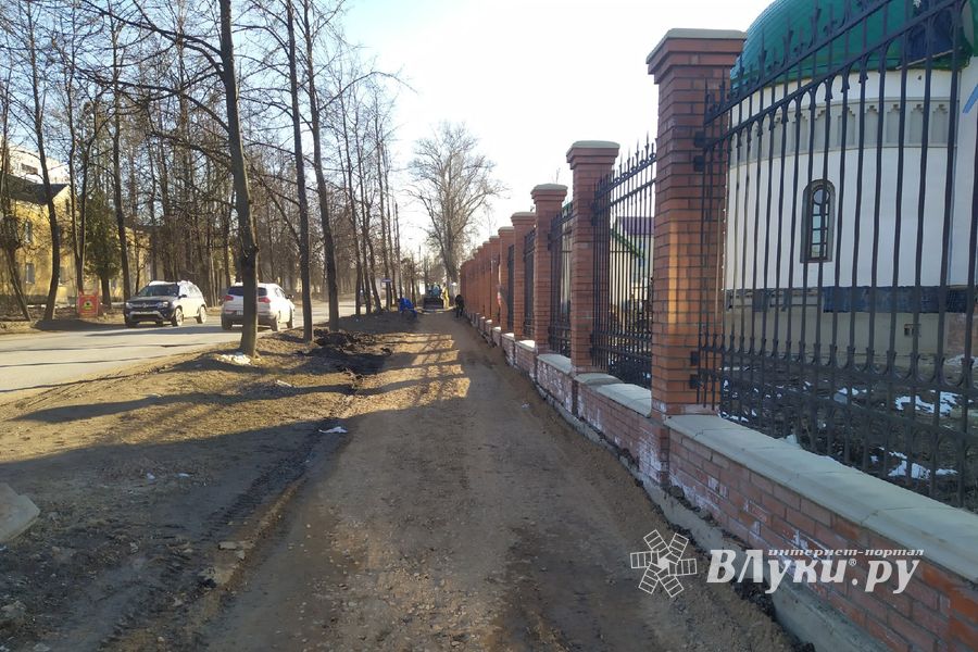 На улице Герцена идёт капитальный ремонт тротуаров (ФОТО)