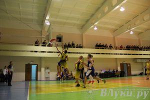 В Великих Луках проходят игры Чемпионата АСБ (фото)