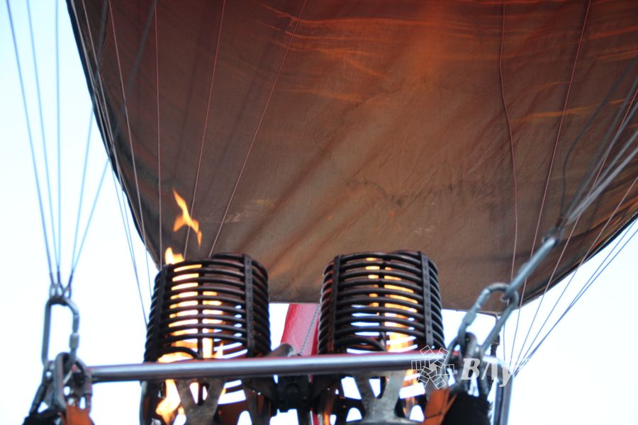 22-я Международная встреча воздухоплавателей завершилась традиционным ночным свечением аэростатов (ФОТО)