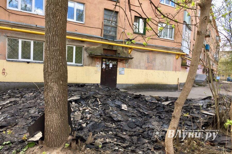 В Великих Луках ремонтируют многоквартирные дома (ФОТО)