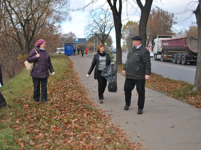 Коллектив Лицея №10 провёл субботник (ФОТО)