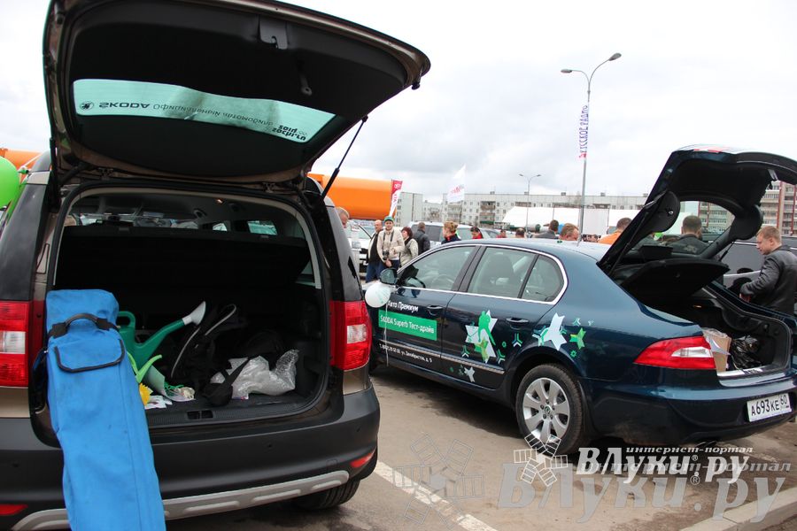 В Великих Луках прошла автомобильная ярмарка