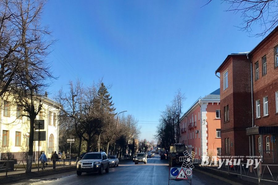 Проспект Октябрьский очищают от грязи (ФОТО)