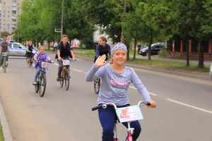 В Великих Луках прошёл Велопарад (ФОТО)