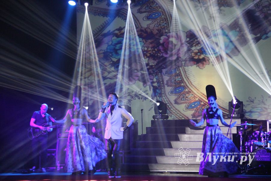 В Великих Луках состоялся концерт Сергея Лазарева