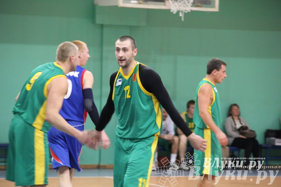Команда «Экспресс» стала обладательницей Кубка г. Великие Луки по баскетболу