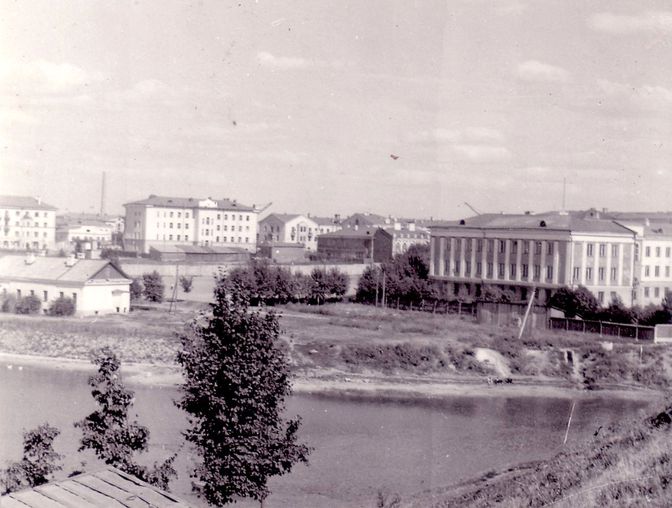 Вид с крепостного вала на пл. Ленина. 1959 год