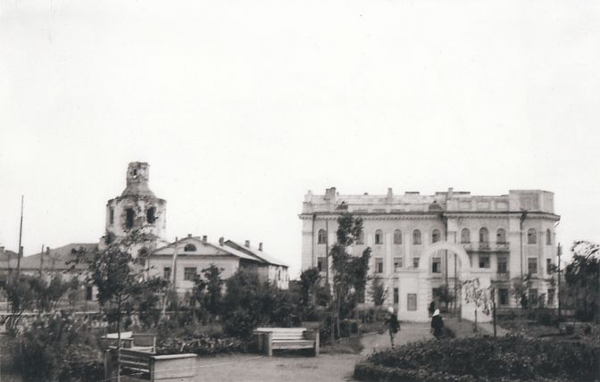 Вид на гостиницу «Москва» и Вознесенский монастырь. 1949 год.