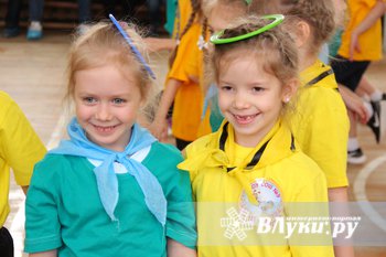 В Великих Луках проходят спортивные соревнования среди дошколят «Юные олимпионики» (ФОТО)