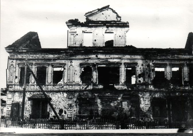 Бывший Дом Вязьменского после освобождения города