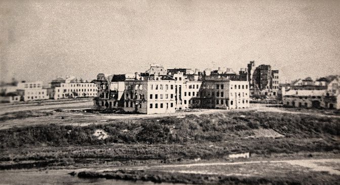 Вид на разрушенный город. 1943 год