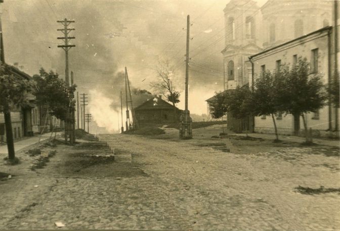 Улица Ленина. Собор Богоявления Господня. 1941 год.