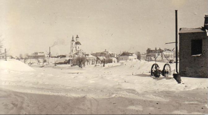 Зимний берег Ловати. Никольская церковь (Богоявленский собор). 1942 год.