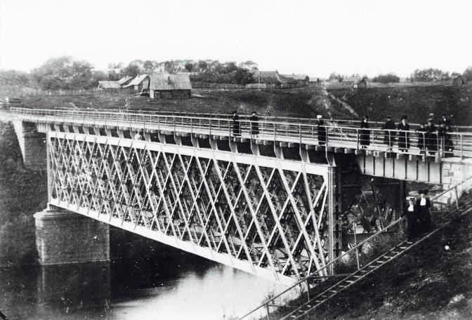 Железнодорожный мост через реку Ловать