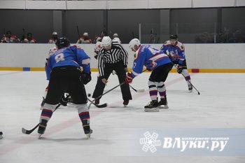 В Великих Луках проходят матчи НХЛ (ФОТО)