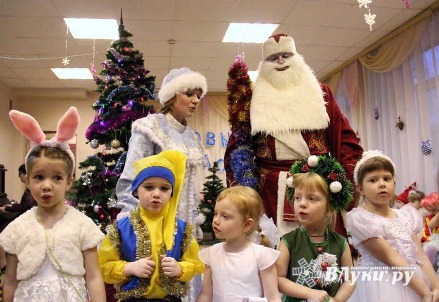 Проходят Новогодние Утренники Проходят Новогодние Утренники