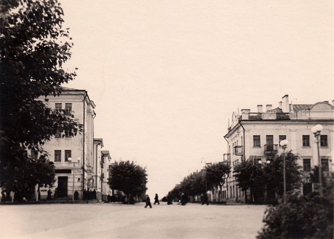 Пересечение улиц Некрасова и Карла Либкнехта. Начало 1950\u002Dх