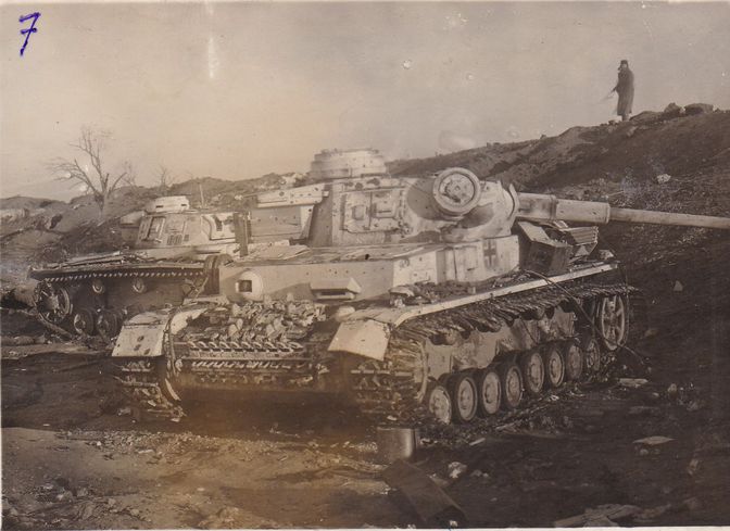 Трофейные немецкие танки после освобождения. 1943 год.